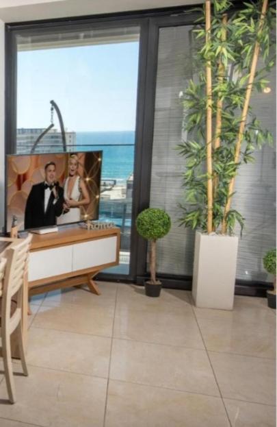 Bat Yam Luxery 5Br Sea View Suite Dış mekan fotoğraf